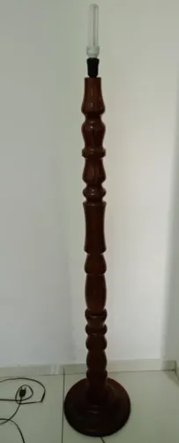 Pedestal De Abajur Torneado Em Madeira Imbuia Maciça 152cm