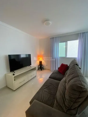 EXCELENTE LOCALIZAÇÃO EM MEIA PRAIA