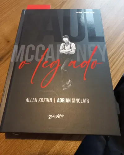 Livro PAUL MCCARTNEY: O LEGADO VOLUME 1: 1969-73 seminovo