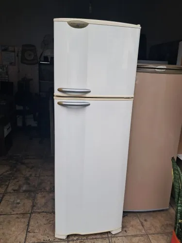 Geladeira Electrolux 400 lt