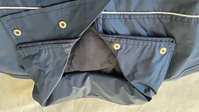 Jaqueta Parka na cor azul escuro