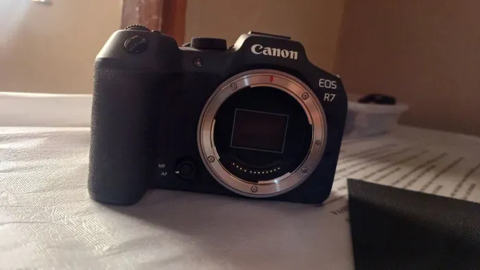 Canon EOS R7