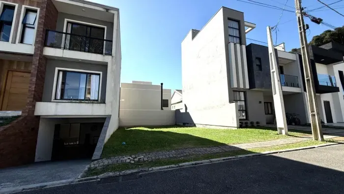 Lote em condomínio fechado com 132m² totais e 120m² útil - bairro Umbará - Curitiba - PR