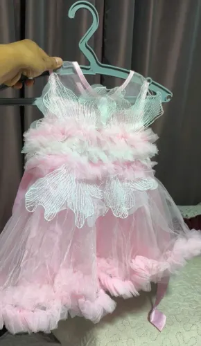 Vende-se Roupa para mês versario, aniversário