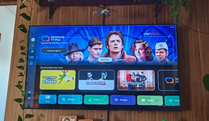 Smart TV 3 em 1 - 65" Crystal UHD