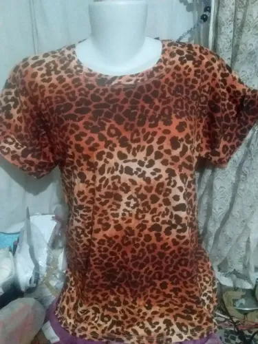 Blusa feminina  estampada  onça 