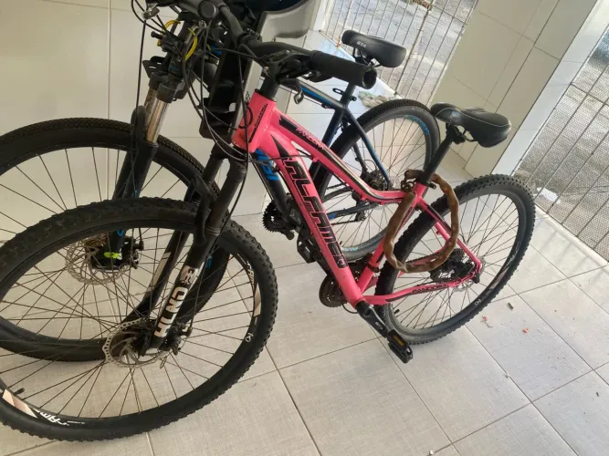 BICICLETA SEMI NOVA 