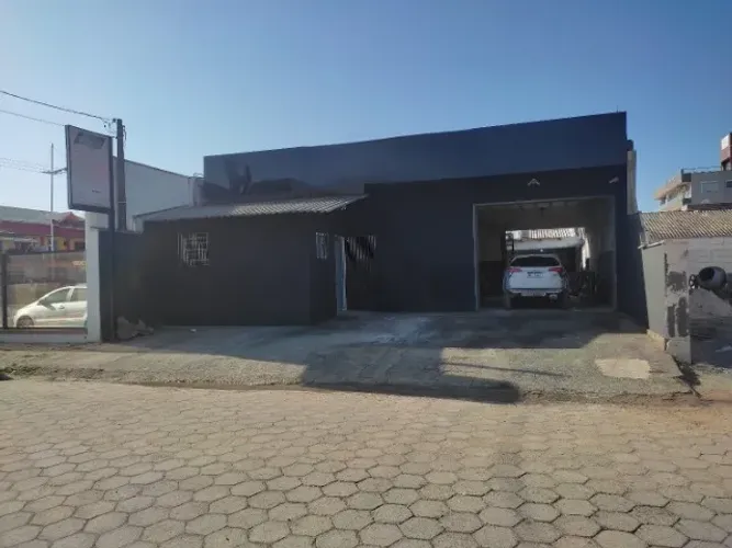 Vende-se Galpão em Penha 300 m²