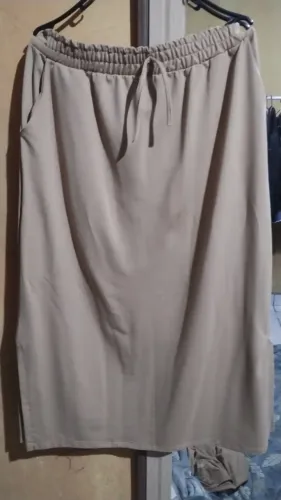 Conjunto de saia e blusa de malha novos com etiqueta 