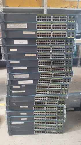 Lote com 20x Switches Cisco Catalyst 2960 PoE-24 Portas
