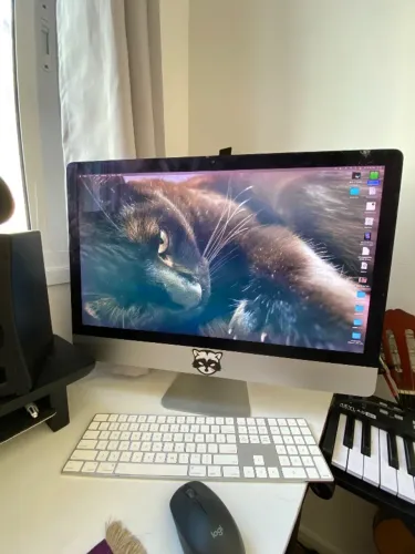 Apple iMac (27", Retina 5K, Late 2015) 3.2Ghz i5 QuadCore 1TB Fusion Drive 16GB RA