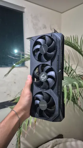 Placa de Vídeo RX 9070 16GB Gigabyte Gaming