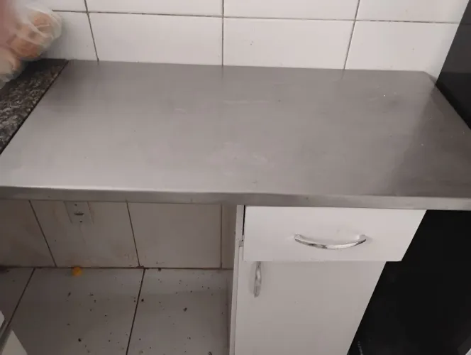 Pratileira em inox 
