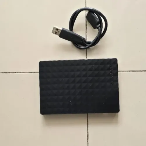 HD externo 2TB - Seagate / SEMI NOVO - 01 Unidade Restante