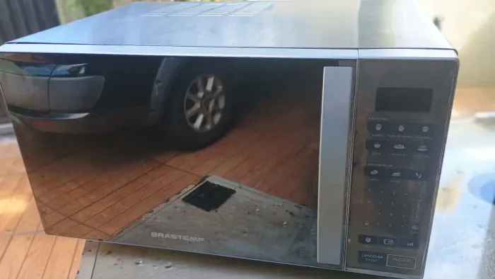 Microondas Brastemp de Inox 38-Litros Usado