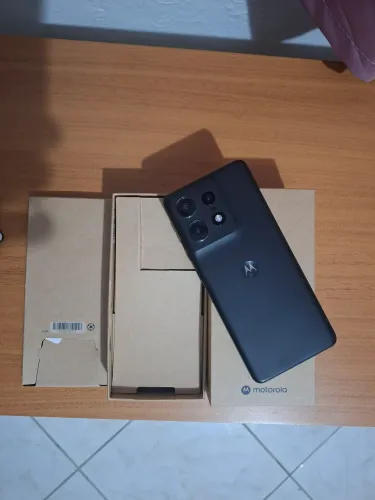 Moto edge 50 pro 12 de ram e 256 gb faço envio olx