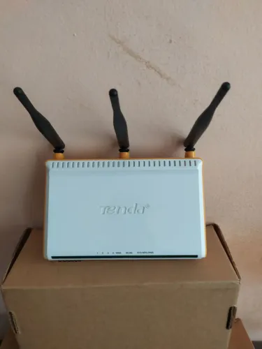 Roteador tenda três antenas