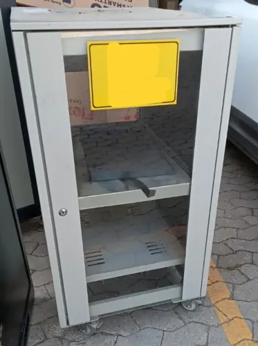 Rack Piso Servidor 1.26m X 57cm X 57cm
