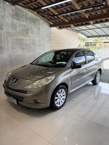 Peugeot 207 Sedan Passion XS 1.6 Flex 16V 4P AUT 2013