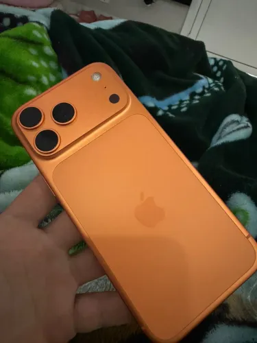 iPhone 17 pro Max laranja 