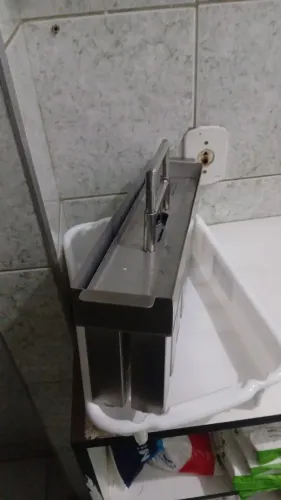 Forma de Gelo Saborizado com Extratora com 14 furos de 220ml