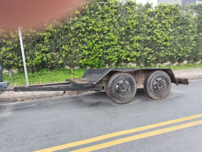 Carreta 2 eixos Peso ?