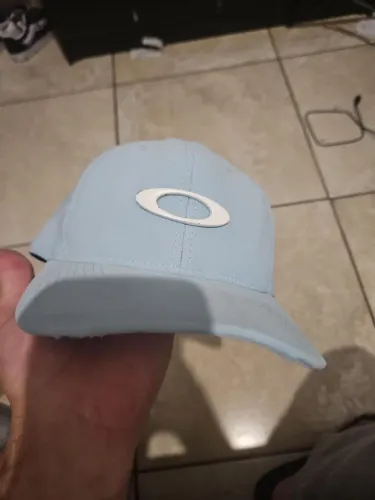 Boné oakley azul claro azul bebê