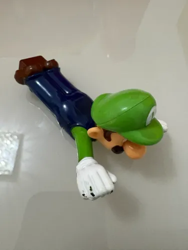 Boneco Luigi Super Mário Bros ano 2017 McDonald's brinquedo colecionador