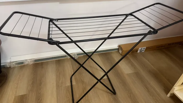 Varal de chão preto