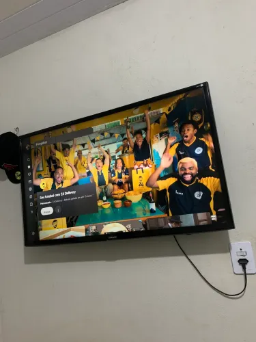 TV Samsung Smart Hub 40? - Funciona Normalmente (Possui Linha na Tela)