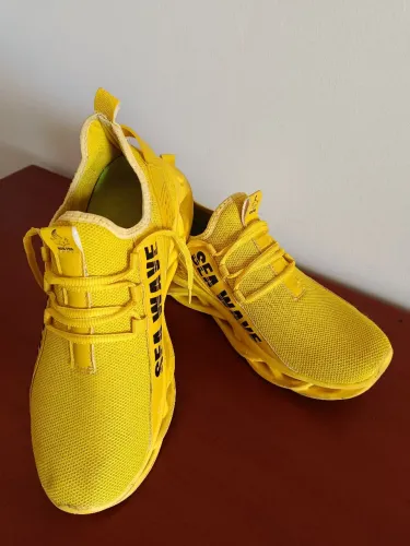 Tênis Esportivo Amarelo Sea Wave - Tamanho 44/45 - Desapego