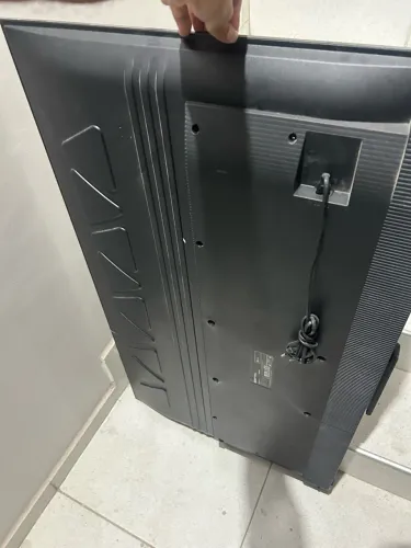 Tv para retirada de peças 