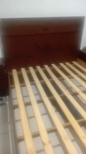 Cama de madeira 