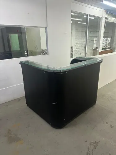 Balcão comercial preto em mdf