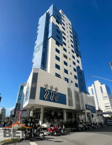 Sala comercial com para locação no Centro de Itajaí | SC.