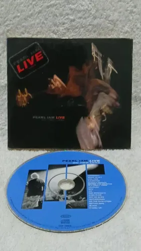 CD Pearl Jam - Live On Two Legs