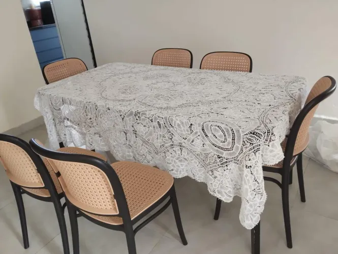 Toalha de mesa renascença. Medidas 1,90X2,20