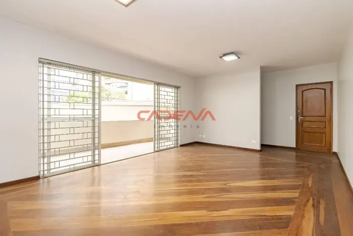Apartamento com 3 quartos e 2 vagas à venda no Bigorrilho