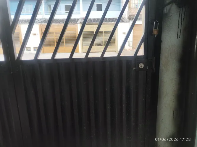 Portão de garagem em aço