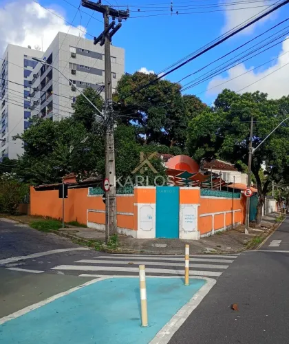 CASA TÉRREA DE ESQUINA PARA FINS COMERCIAIS NA RUA CARNEIRO VILELA