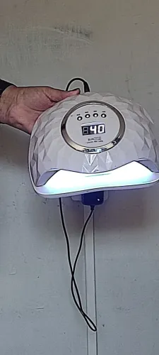 Unha em gel etc.