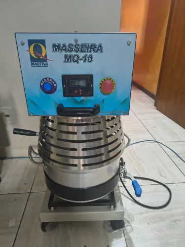 Masseira Profissional MQ-10 Maqtiva 