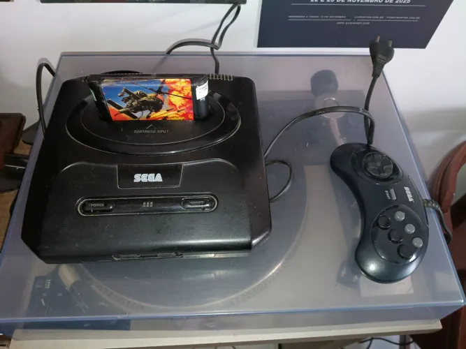 Console Megadrive 3 com controle e jogo