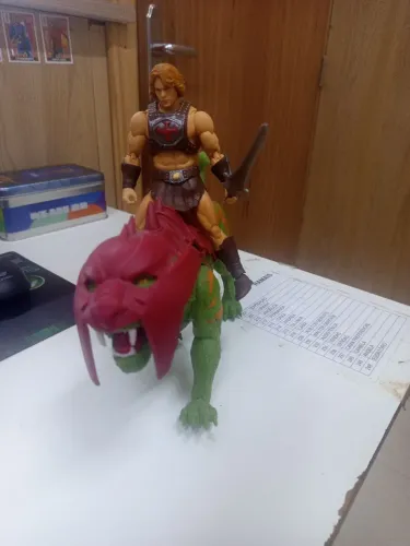 He man + Gato guerreiro
