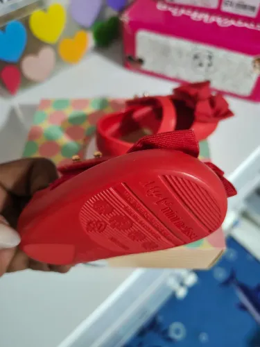 Sapatinhos diversos de bebê