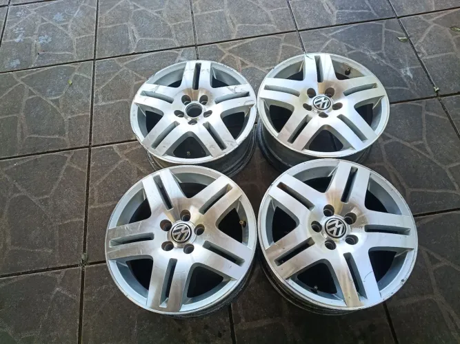 Jogo rodas aro 15 VW Fox / Golf / Polo.