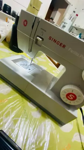 Vendo Máquina de costura 