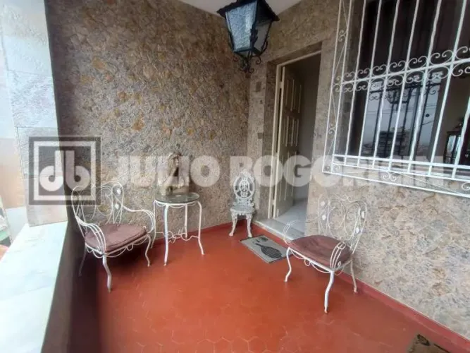 2 Casas Para 2 Famílias - 146m² - Varanda - Terraço - Vaga de Garagem - Norte Shopping.