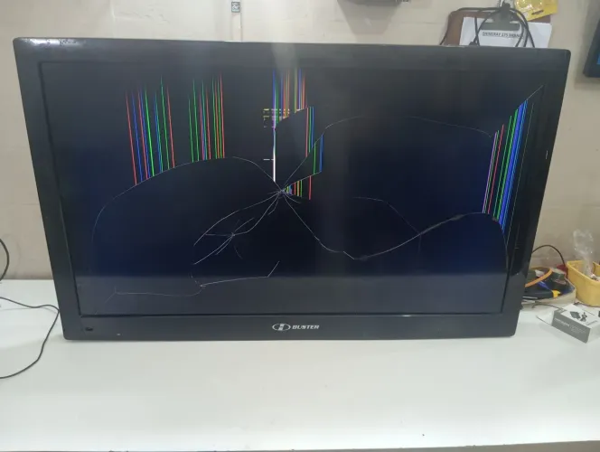 Tv 42 polegadas tela quebrada R$100