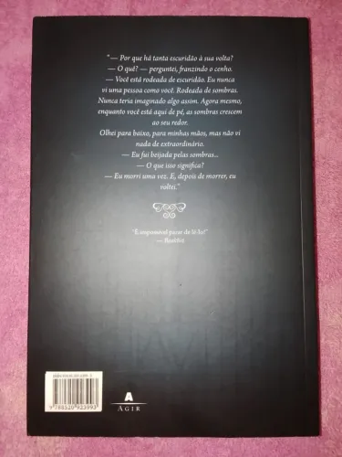 livro aura negra de richelle mead